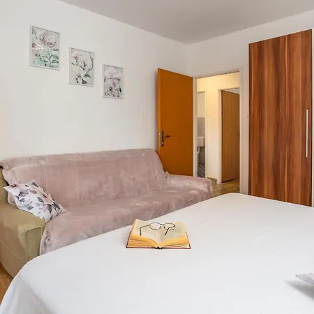 2 Bedroom Lovely In Apartamento *