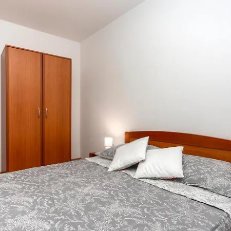 2 Bedroom Lovely In